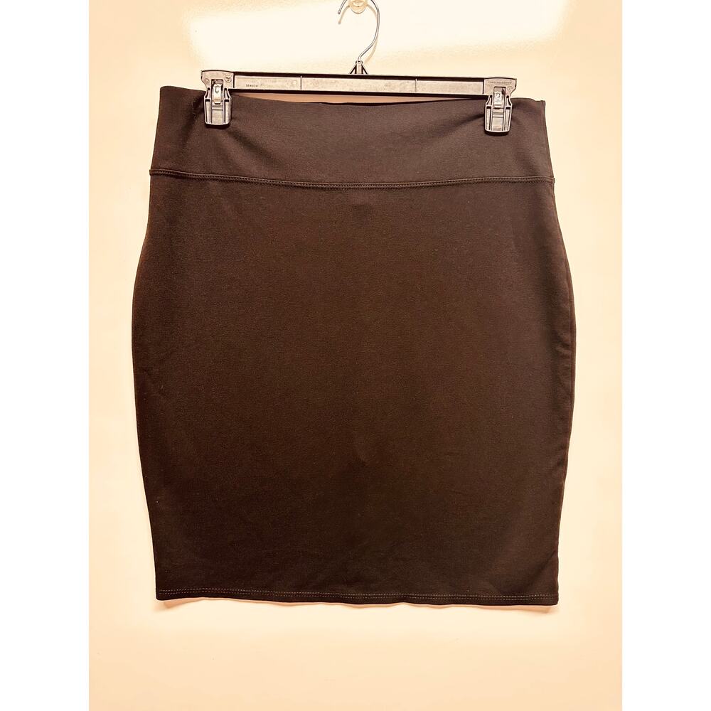 Hybrid & Company Women's Fitted Black Skirt Stretch Slit in Back Size 2X